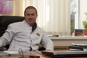 Заведующий урологическим отделением №2 Клиники урологии Михаил Еникеев рассказал о методе лечения свищей, который помогает в 100% случаев 