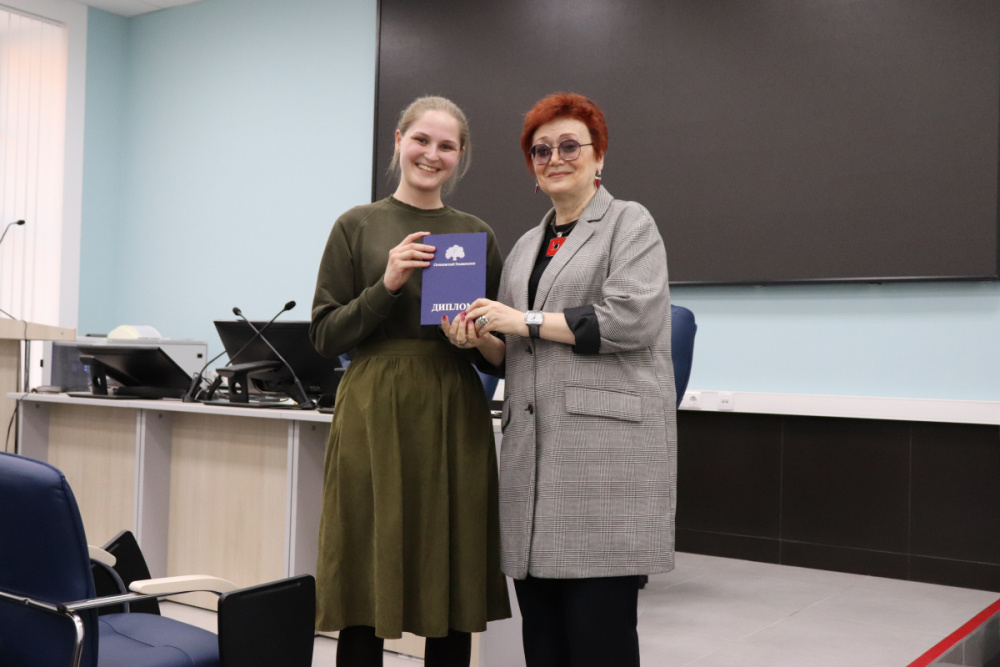 Выпускникам Института лингвистики и межкультурной коммуникации вручили дипломы