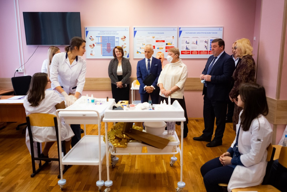 В российских регионах начнут масштабировать опыт Сеченовского университета по предпрофессиональной  подготовке школьников 