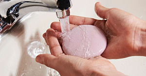 Дерматологи дали советы по использованию мыла и антисептиков при пандемии