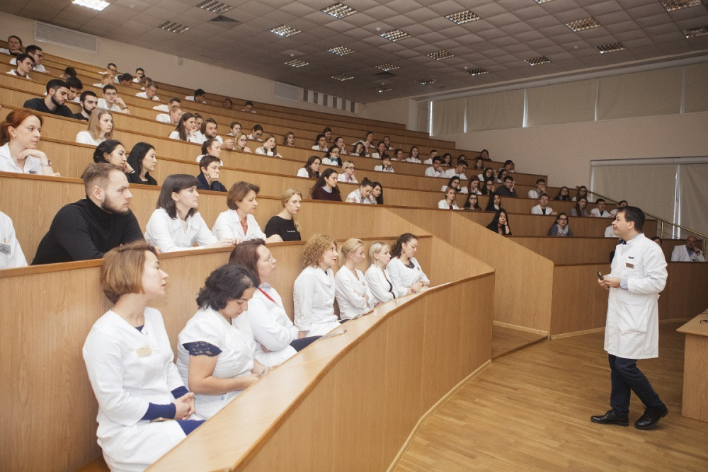 Быть реалистами и достигать невозможно: чему и как учат эндокринологов