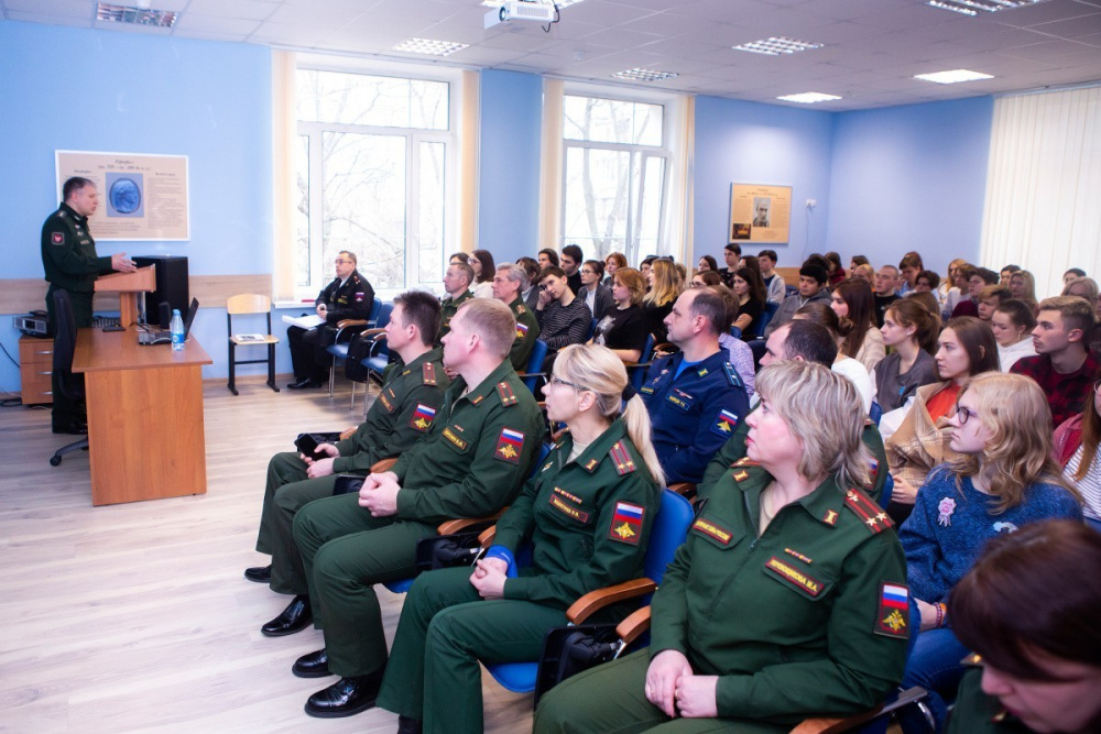 Учащимся Предуниверсария рассказали о профессии военного
