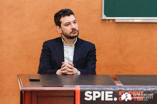 Студенческие ячейки SPIE и OPTICA получили высшую оценку международного научного сообщества
