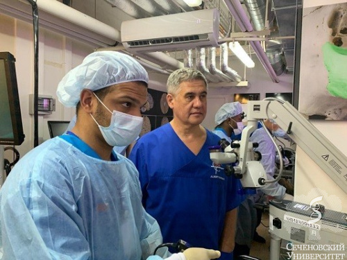 В Федеральном центре нейрохирургии в Тюмени прошла конференция по эндоскопической трансназальной нейрохирургии