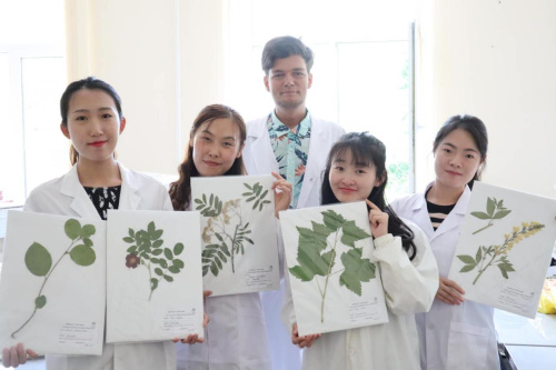 Учебная практика студентов из Китайской Народной Республики на кафедре фармацевтического естествознания 