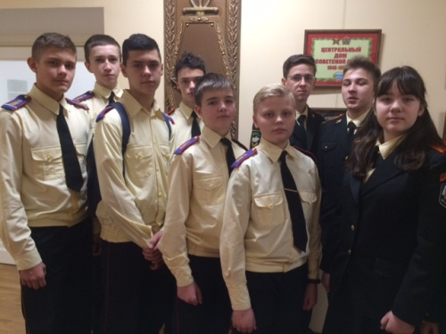 Студенты и подшефные кадеты учебного военного центра в Центральном Доме Российской Армии