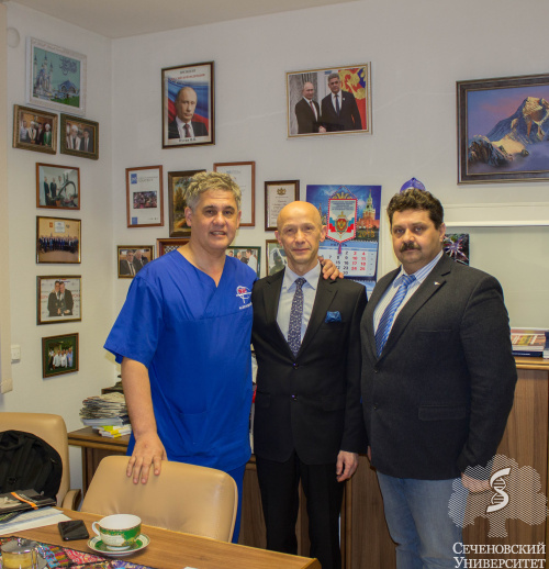 В Федеральном центре нейрохирургии в Тюмени заложили основу формирования новой междисциплинарной специальности – специалиста по хирургии основания черепа